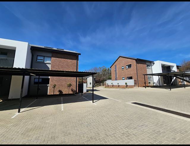 3 BEDROOM APARTMENT FOR SALE IN BRYANSTON